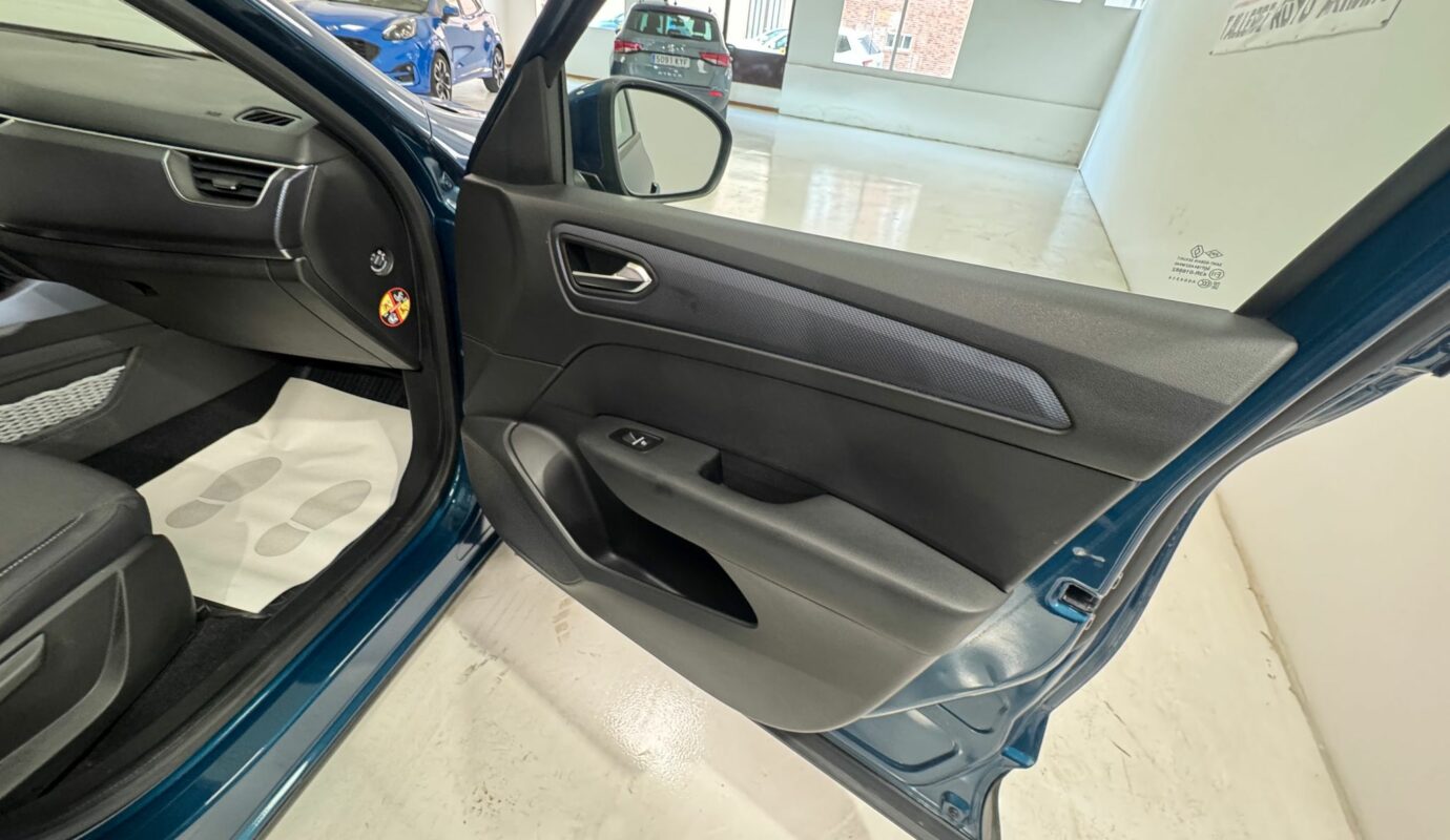 ¡OFERTA! RENAULT Arkana Zen TCe 103kW140CV EDC Microhibrido ¡OFERTA! RENAULT Arkana Zen TCe 103kW140CV EDC Microhibrido