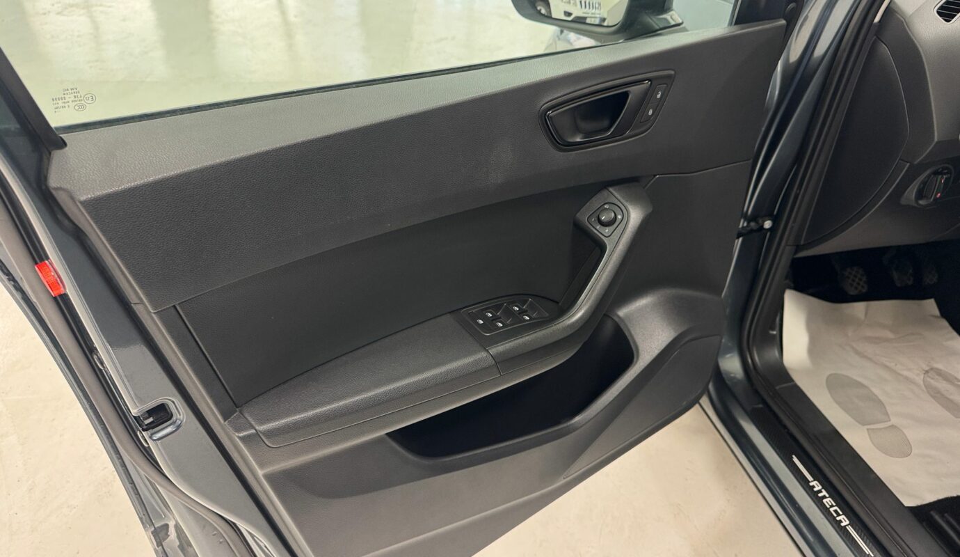 SEAT Ateca 1.0 TSI StSp Reference Eco SEAT Ateca 1.0 TSI StSp Reference Eco