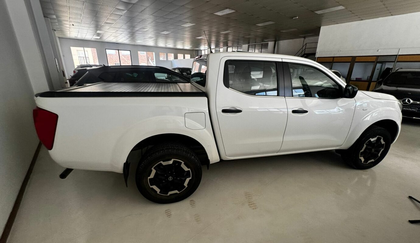 Nissan Navara Pick-up 2.3 dCi Trek Double Cab 4×4 Nissan Navara Pick-up 2.3 dCi Trek Double Cab 4×4