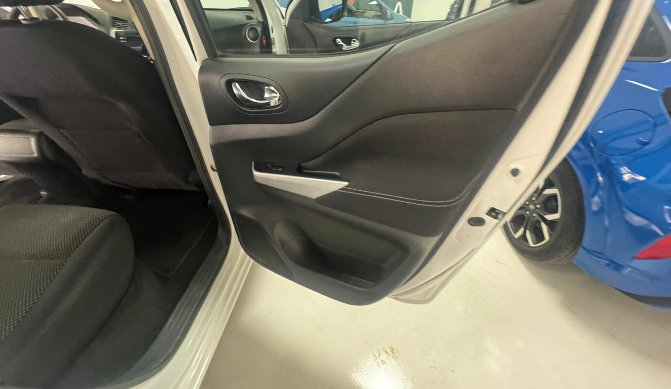 Nissan Navara Pick-up 2.3 dCi Trek Double Cab 4×4 Nissan Navara Pick-up 2.3 dCi Trek Double Cab 4×4