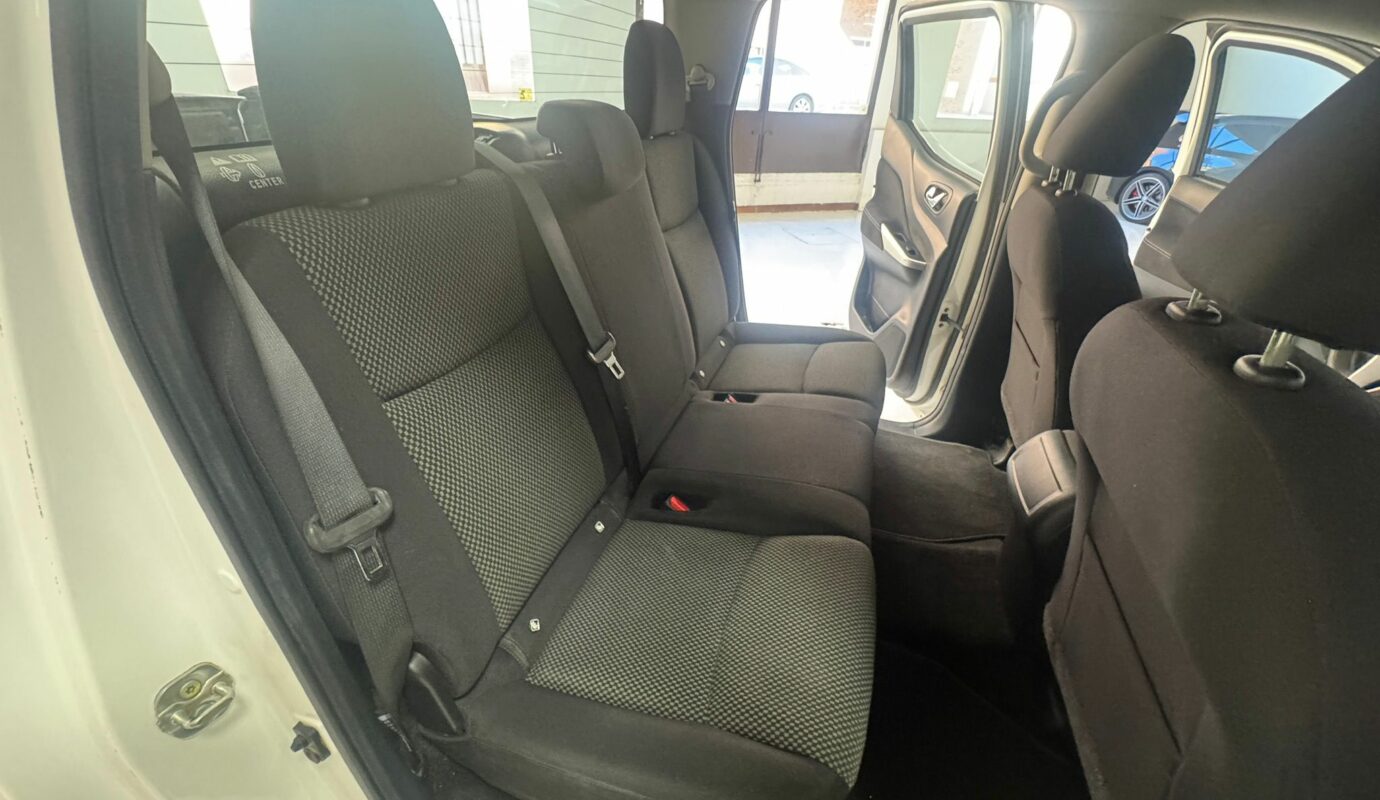 Nissan Navara Pick-up 2.3 dCi Trek Double Cab 4×4 Nissan Navara Pick-up 2.3 dCi Trek Double Cab 4×4