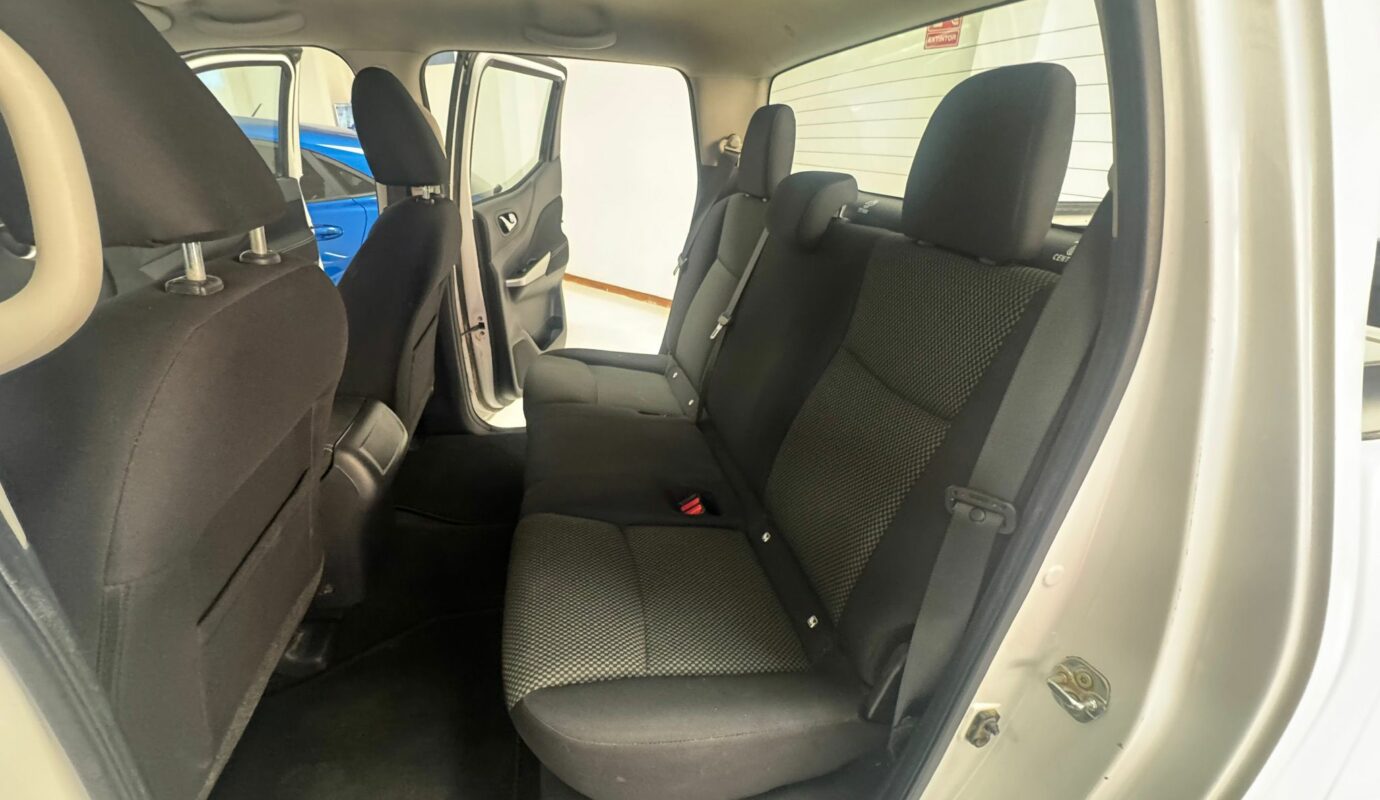 Nissan Navara Pick-up 2.3 dCi Trek Double Cab 4×4 Nissan Navara Pick-up 2.3 dCi Trek Double Cab 4×4