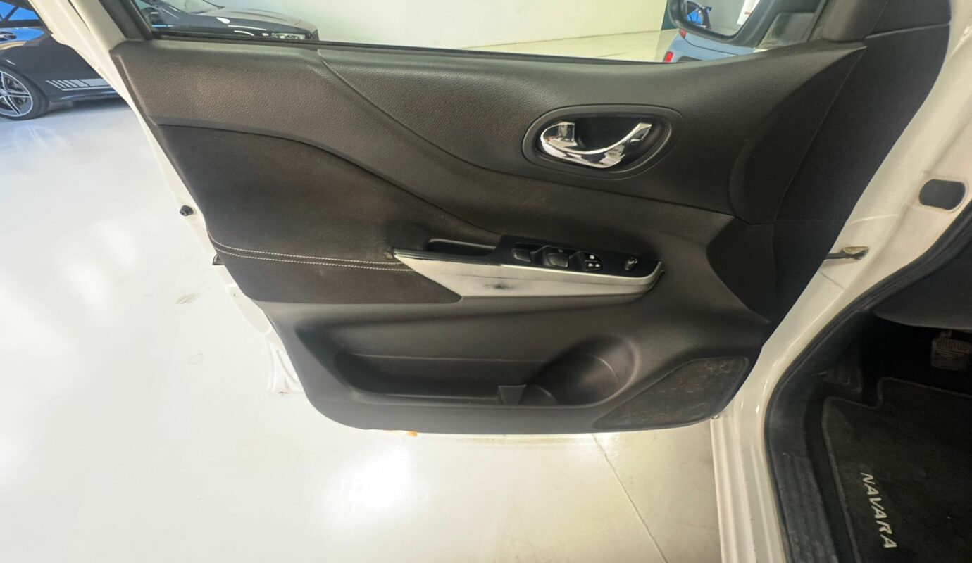 Nissan Navara Pick-up 2.3 dCi Trek Double Cab 4×4 Nissan Navara Pick-up 2.3 dCi Trek Double Cab 4×4