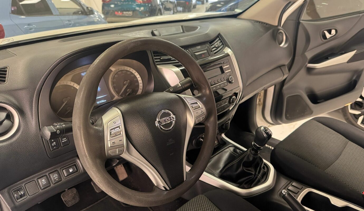 Nissan Navara Pick-up 2.3 dCi Trek Double Cab 4×4 Nissan Navara Pick-up 2.3 dCi Trek Double Cab 4×4