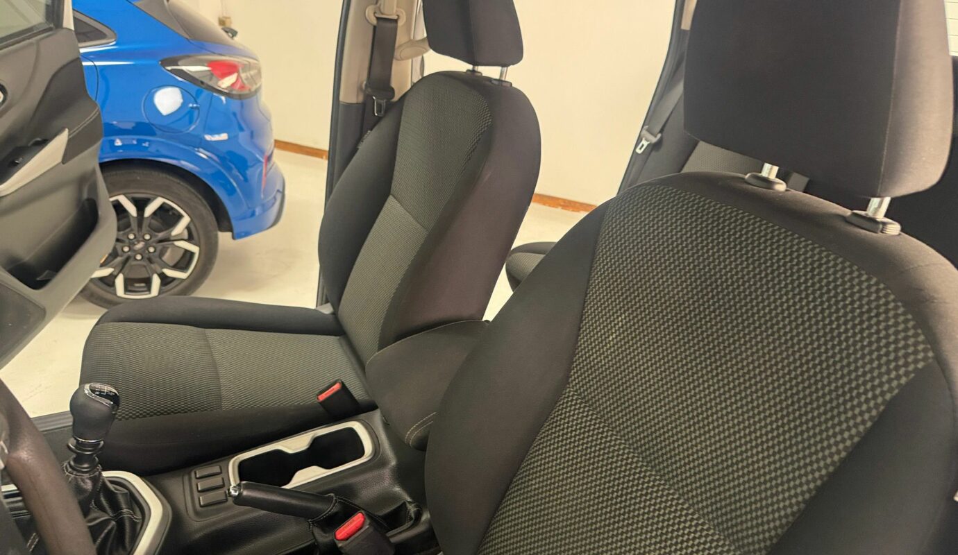 Nissan Navara Pick-up 2.3 dCi Trek Double Cab 4×4 Nissan Navara Pick-up 2.3 dCi Trek Double Cab 4×4