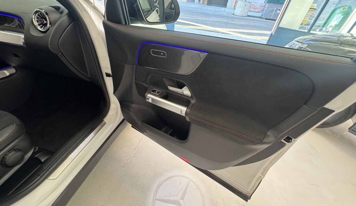 MERCEDES GLB 2.0 DCT 150CV MERCEDES GLB 2.0 DCT 150CV